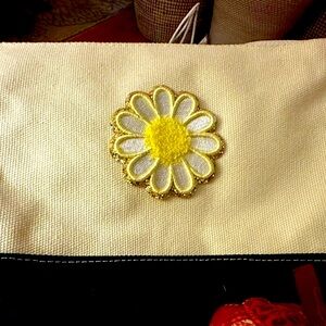 NWOT WB Personalize Your Life Daisy Cotton Cosmetics Makeup Bag Gold Glitter